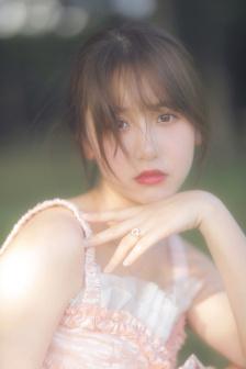 不扣纽的女孩详情介绍